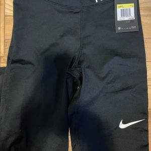 Women Nike Tight Capri Length Size S Brand New